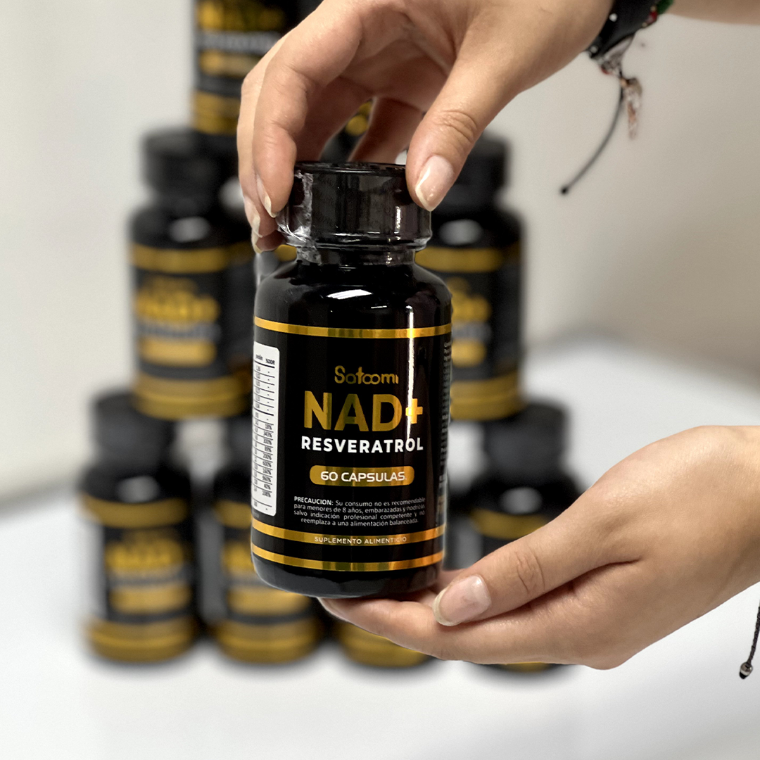Frasco de Satoomi Resveratrol NAD+ con colágeno y açaí, 60 cápsulas