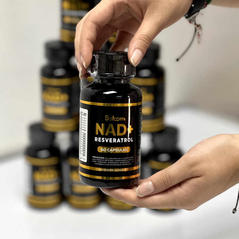 Frasco de Satoomi Resveratrol NAD+ con colágeno y açaí, 60 cápsulas